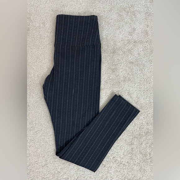 Lysse Signature Pinstripe Leggings – Size Medium - Picture 1 of 6
